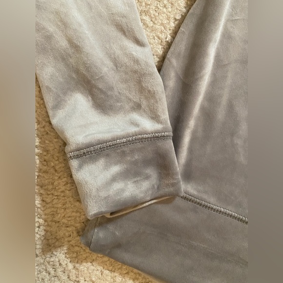 NWOT Cozy Sweater from So! Size M, super soft silver/grey color - Picture 4 of 6